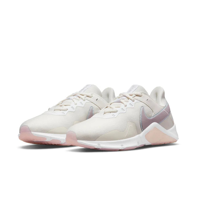 Nike Legend Essential 2 Premium