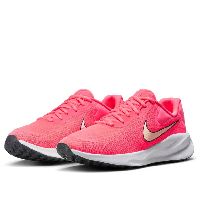 Nike Revolution 7