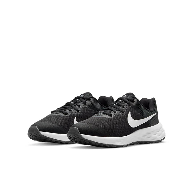 Nike Revolution 6