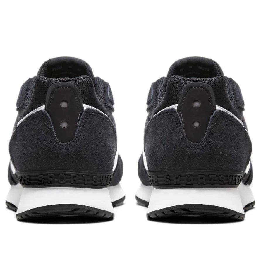 Nike Venture Runner 'Black White'