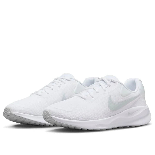 Nike Revolution 7