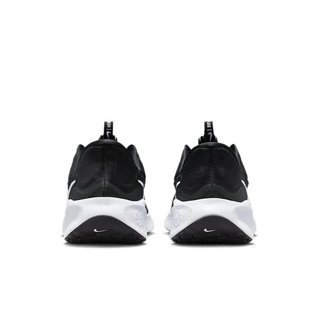 Nike Revolution 7 EasyOn