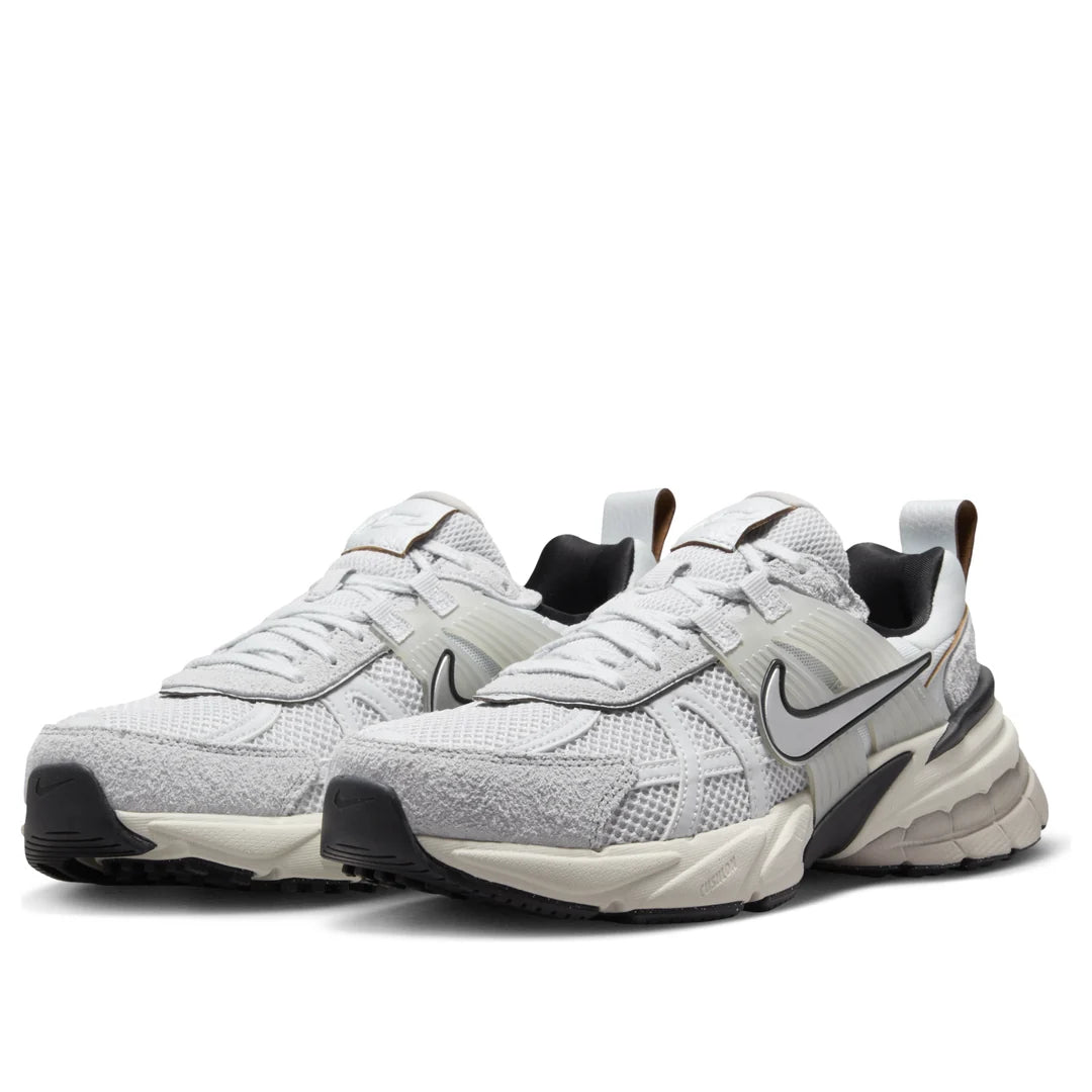 Nike - (WMNS) Nike V2K Run 'Pure Platinum Chrome