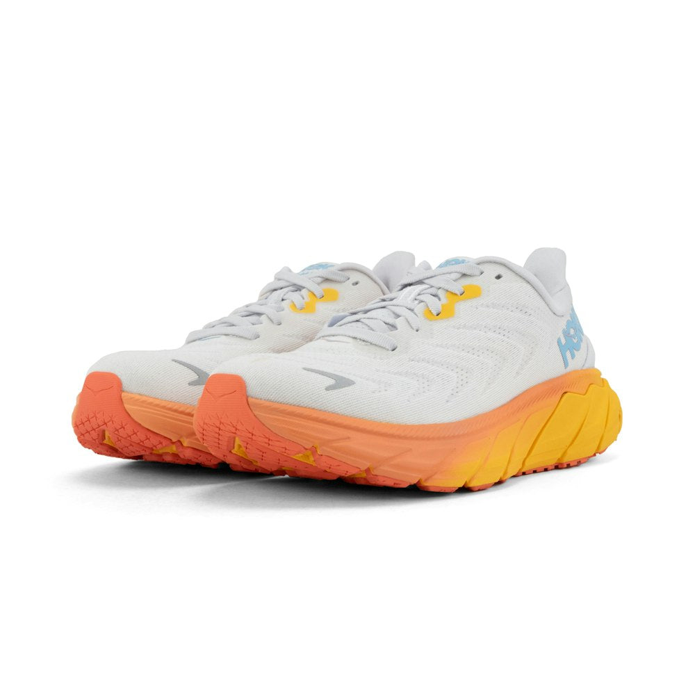 HOKA ARAHI 6