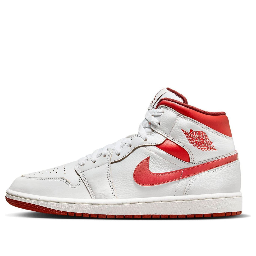 Nike Air Jordan 1 Mid SE
Dune Red