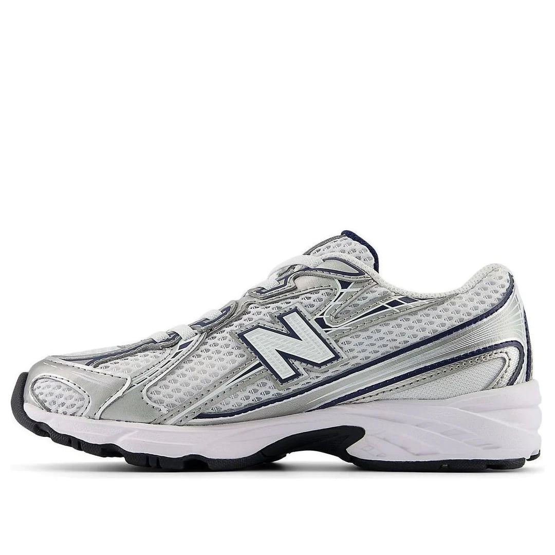 New Balance 740