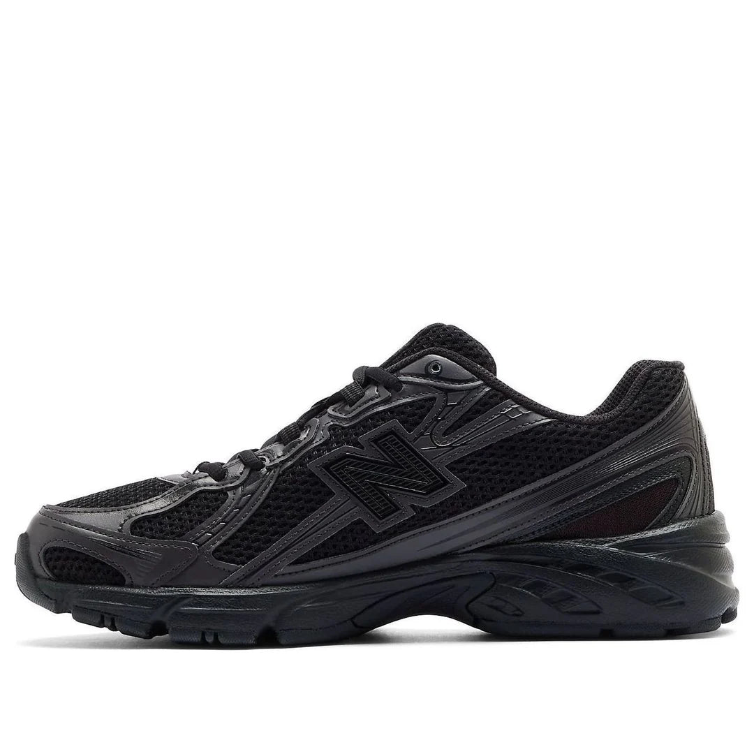 New Balance 740
