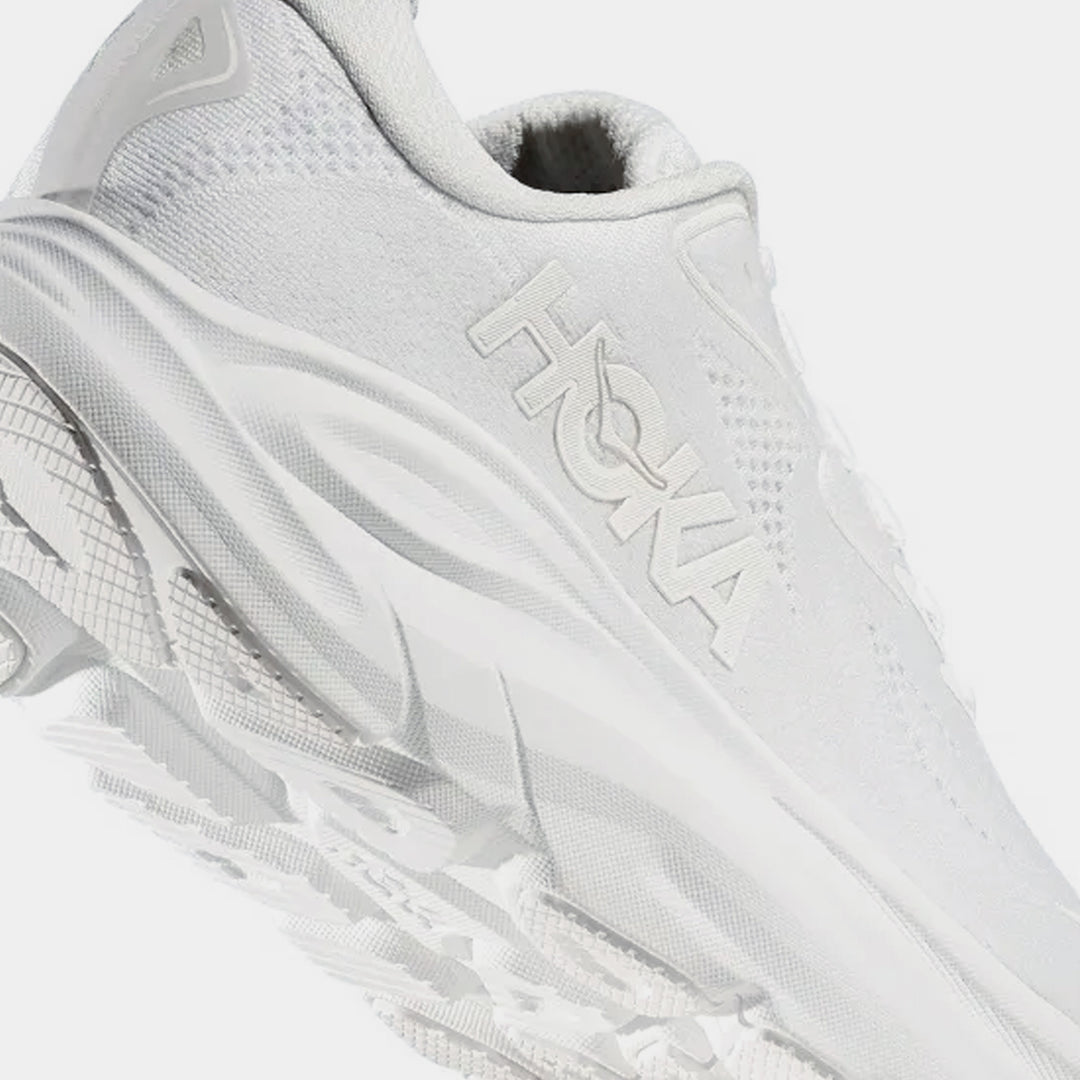 HOKA
CLIFTON 10