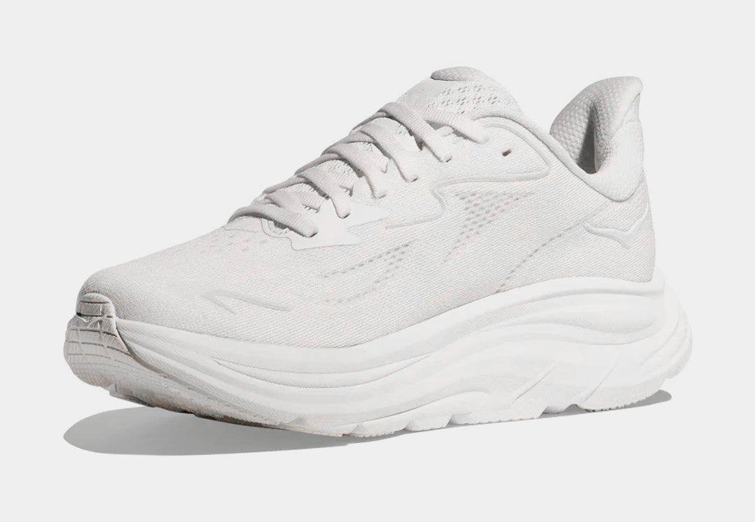 HOKA
CLIFTON 10