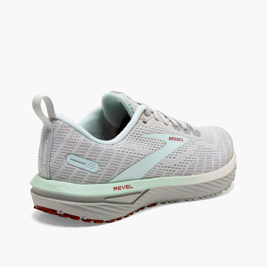 Brooks Revel 6
