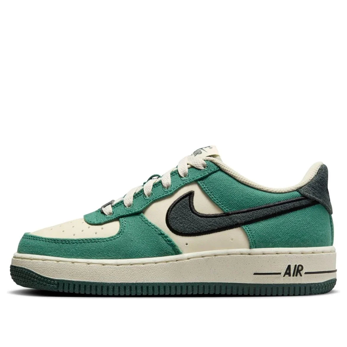 Nike Air Force 1 LV8