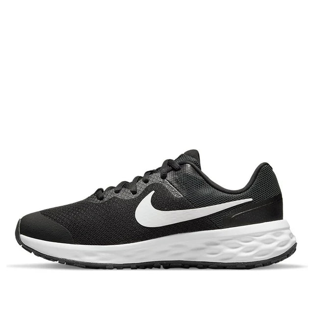 Nike Revolution 6