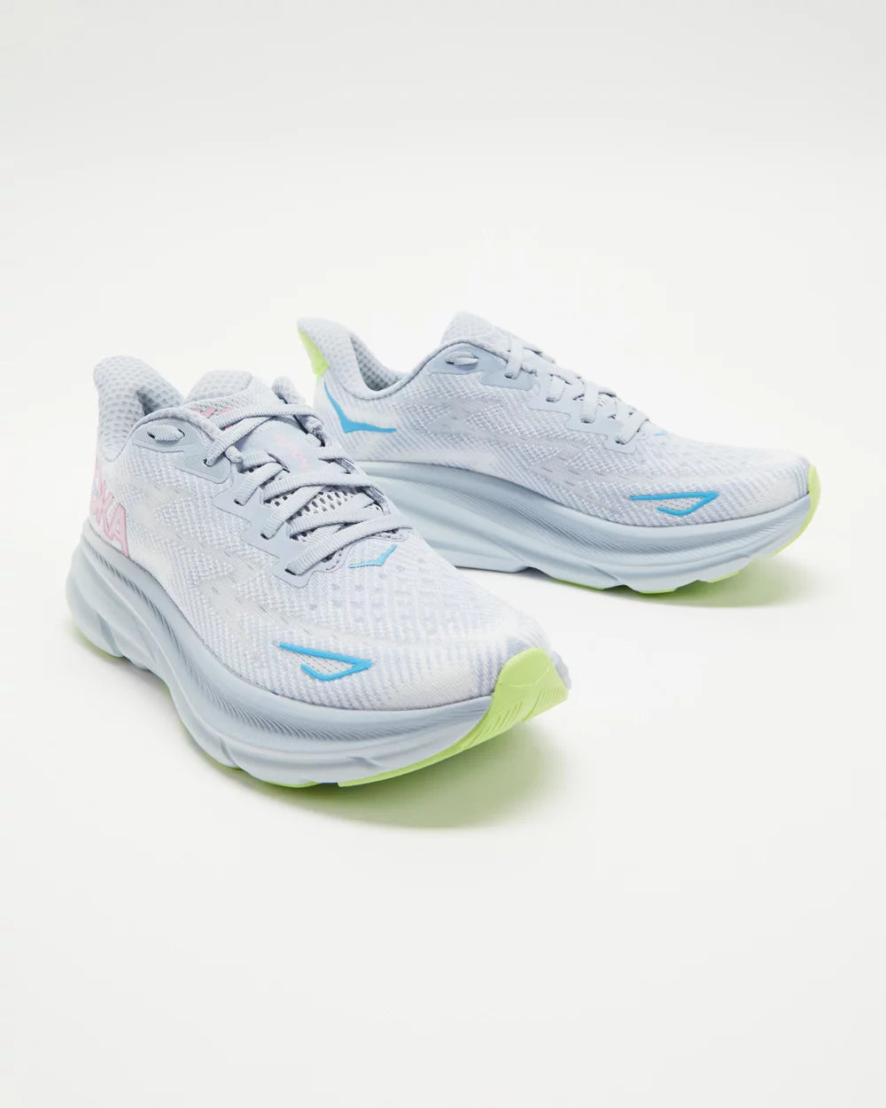 HOKA
Clifton 9