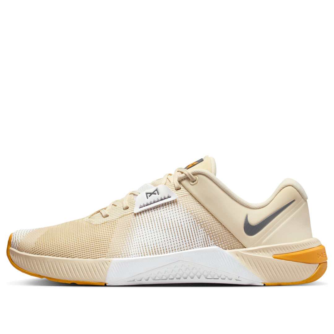 Nike-Metcon 10 'Light Khaki Gold Leaf'