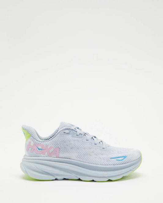 HOKA
Clifton 9