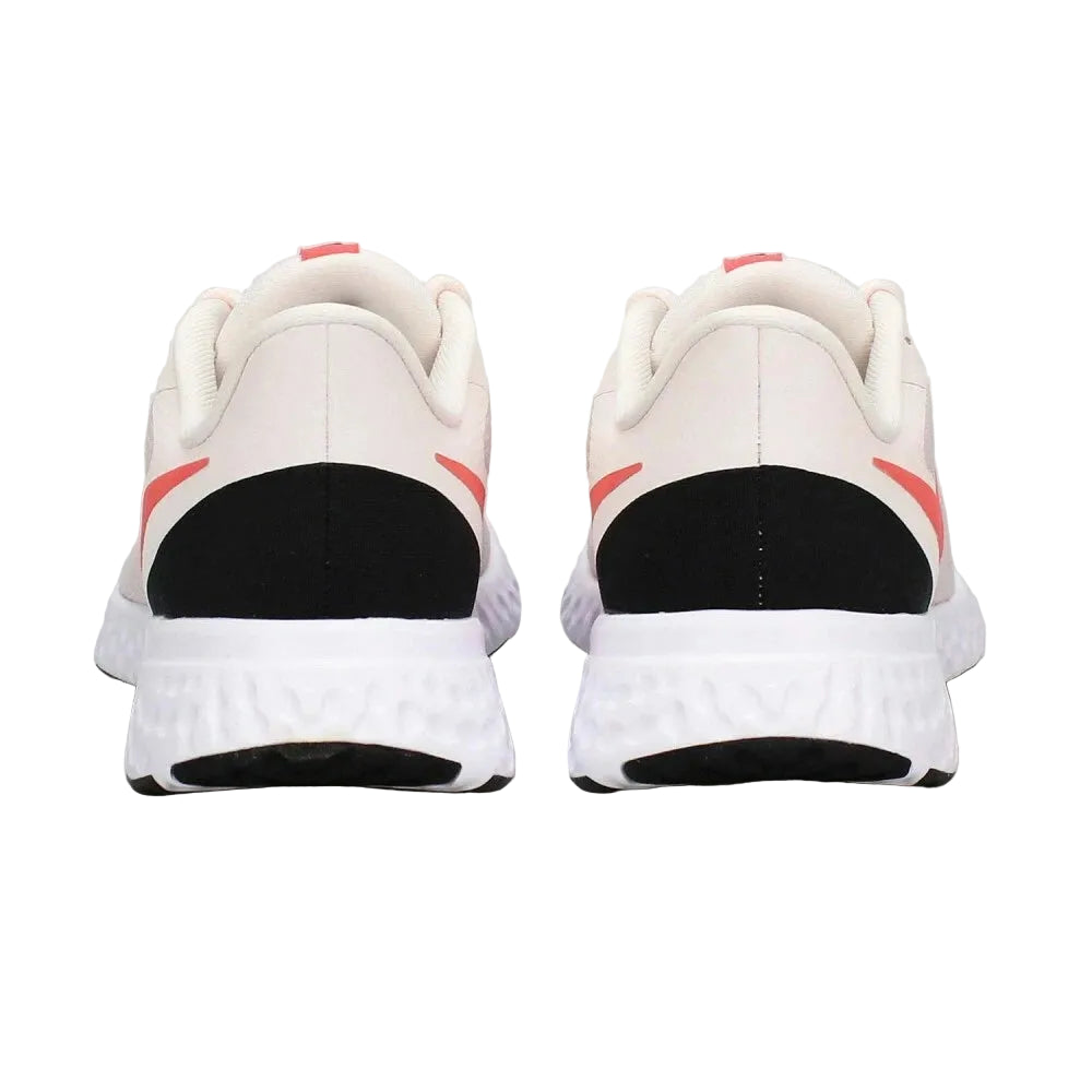 Nike Revolution 5